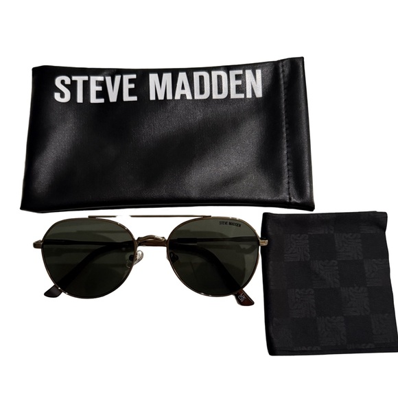 Steve Madden Aviator Sunglasses - Picture 3 of 3